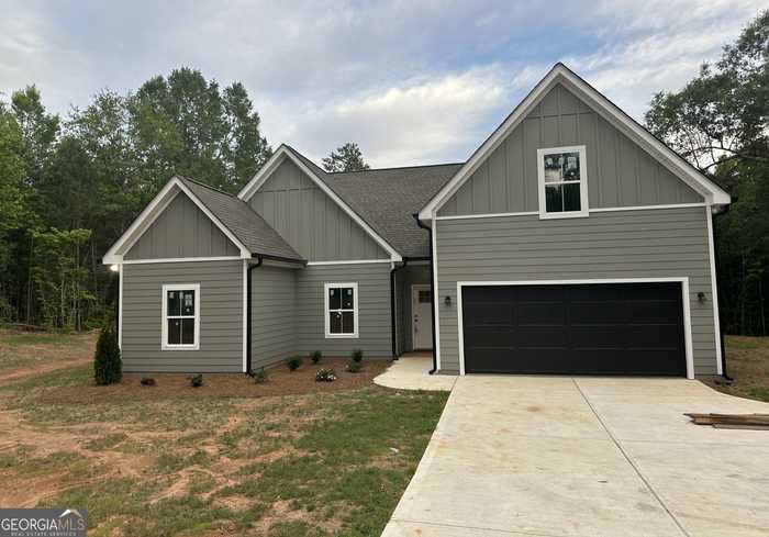 photo 1: 717 Mccollum Road, Barnesville GA 30204