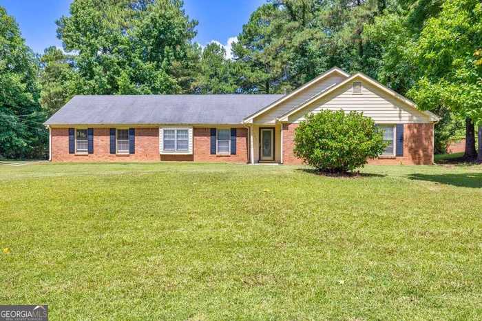 photo 1: 4001 Pheasant Court SW, Conyers GA 30094