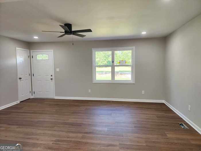 photo 2: 393 Oak Ridge Drive, Thomaston GA 30286