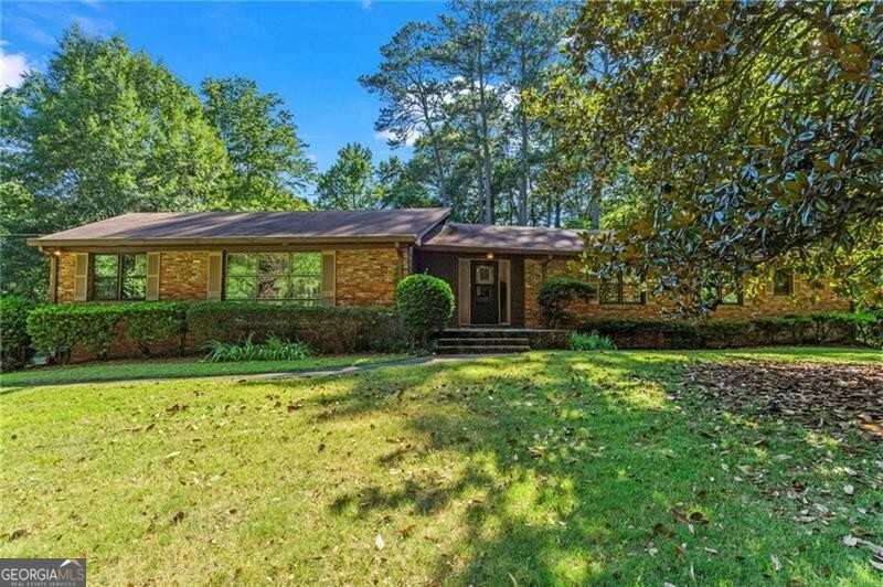 photo 3: 4872 Northland Drive, Atlanta GA 30342