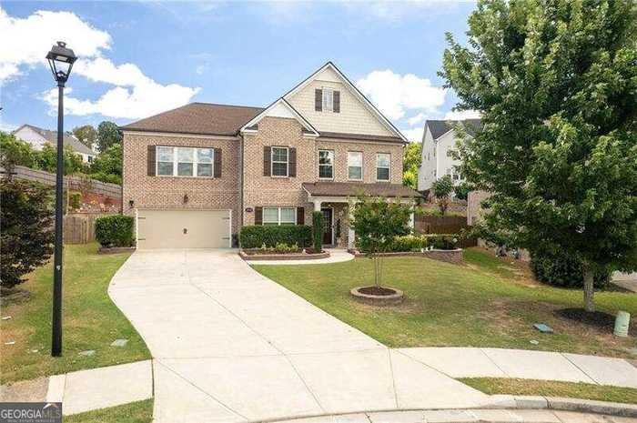 photo 1: 4055 Roberts Crest Lane, Suwanee GA 30024