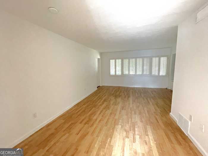 photo 2: 282 Ardmore Circle NW Unit 3, Atlanta GA 30309