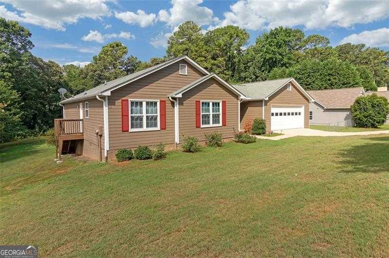 photo 3: 413 BRIARWOOD Road, Winder GA 30680