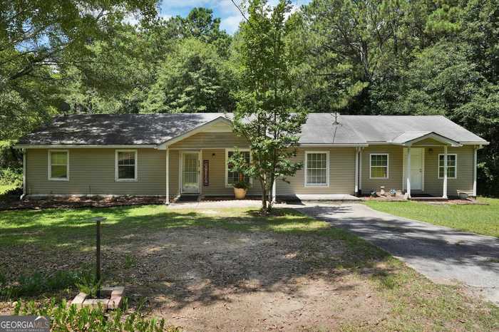 photo 1: 8430 Cleckler Road, Palmetto GA 30268