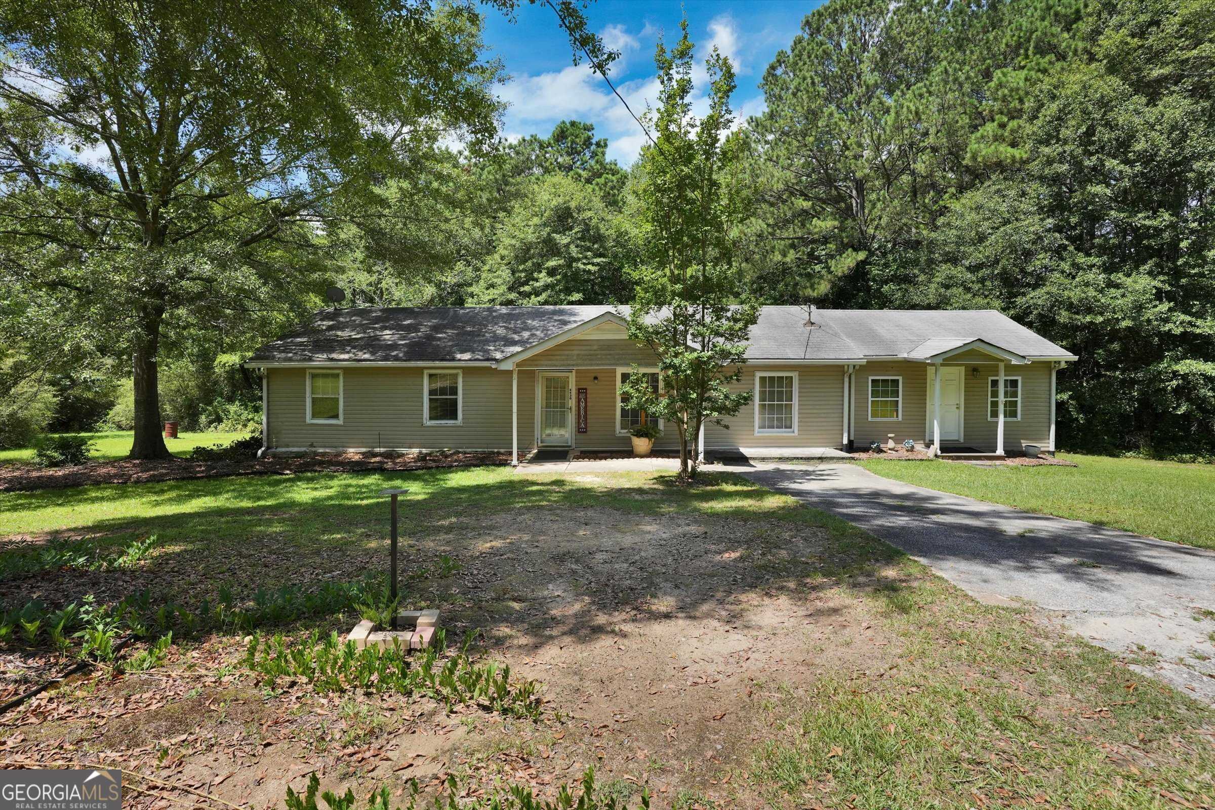 photo 2: 8430 Cleckler Road, Palmetto GA 30268