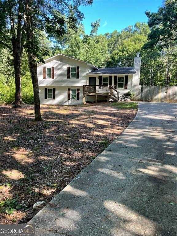 photo 1: 50 Beverly Park Court, Newnan GA 30263