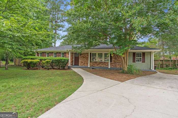 photo 2: 473 Brookwood Court SW, Marietta GA 30064