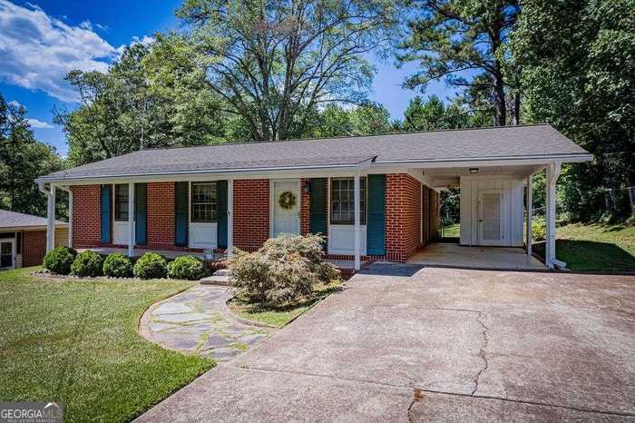 photo 1: 42 Willow Drive, Newnan GA 30263