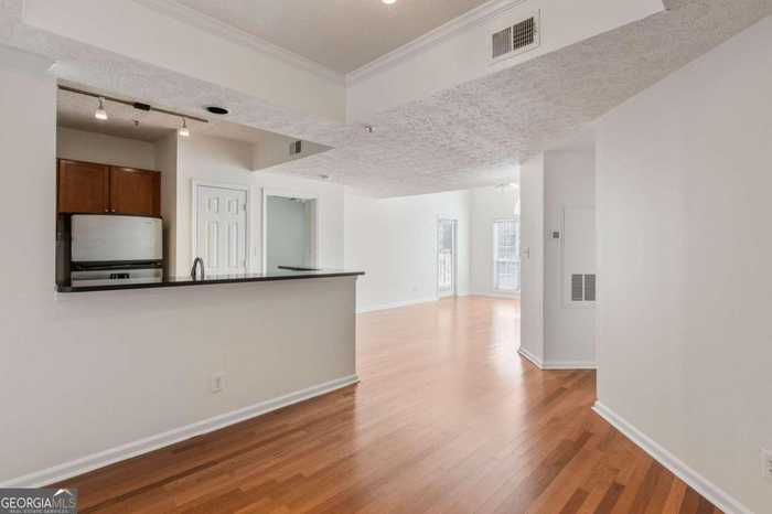 photo 2: 1250 Parkwood Circle SE Unit 2309, Atlanta GA 30339