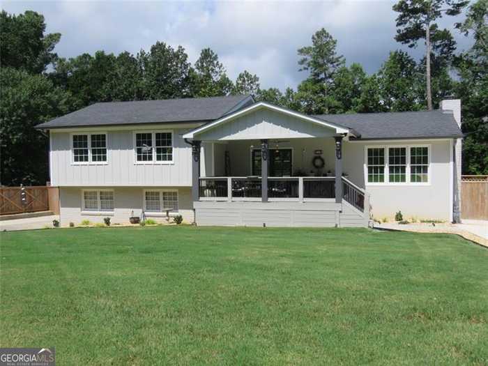 photo 1: 610 RAVENWOOD, Woodstock GA 30188