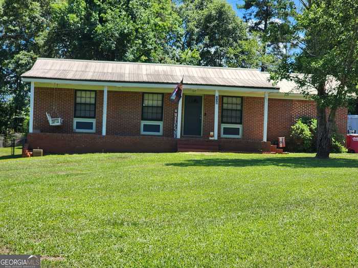 photo 1: 230 Hickman Road, Forsyth GA 31029