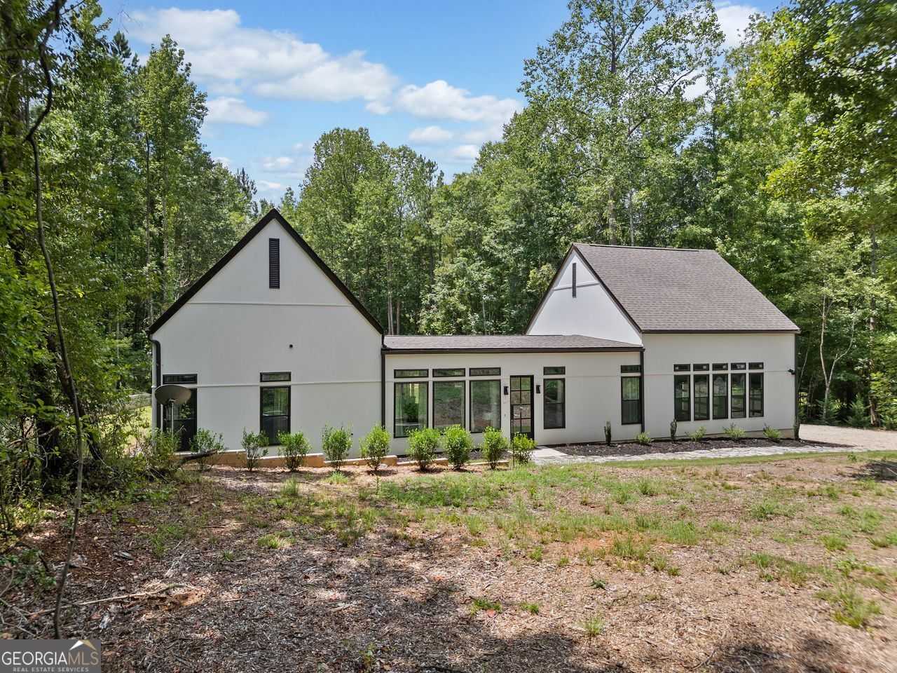 photo 1: 12490 HAMILTON Road, Chattahoochee Hills GA 30268