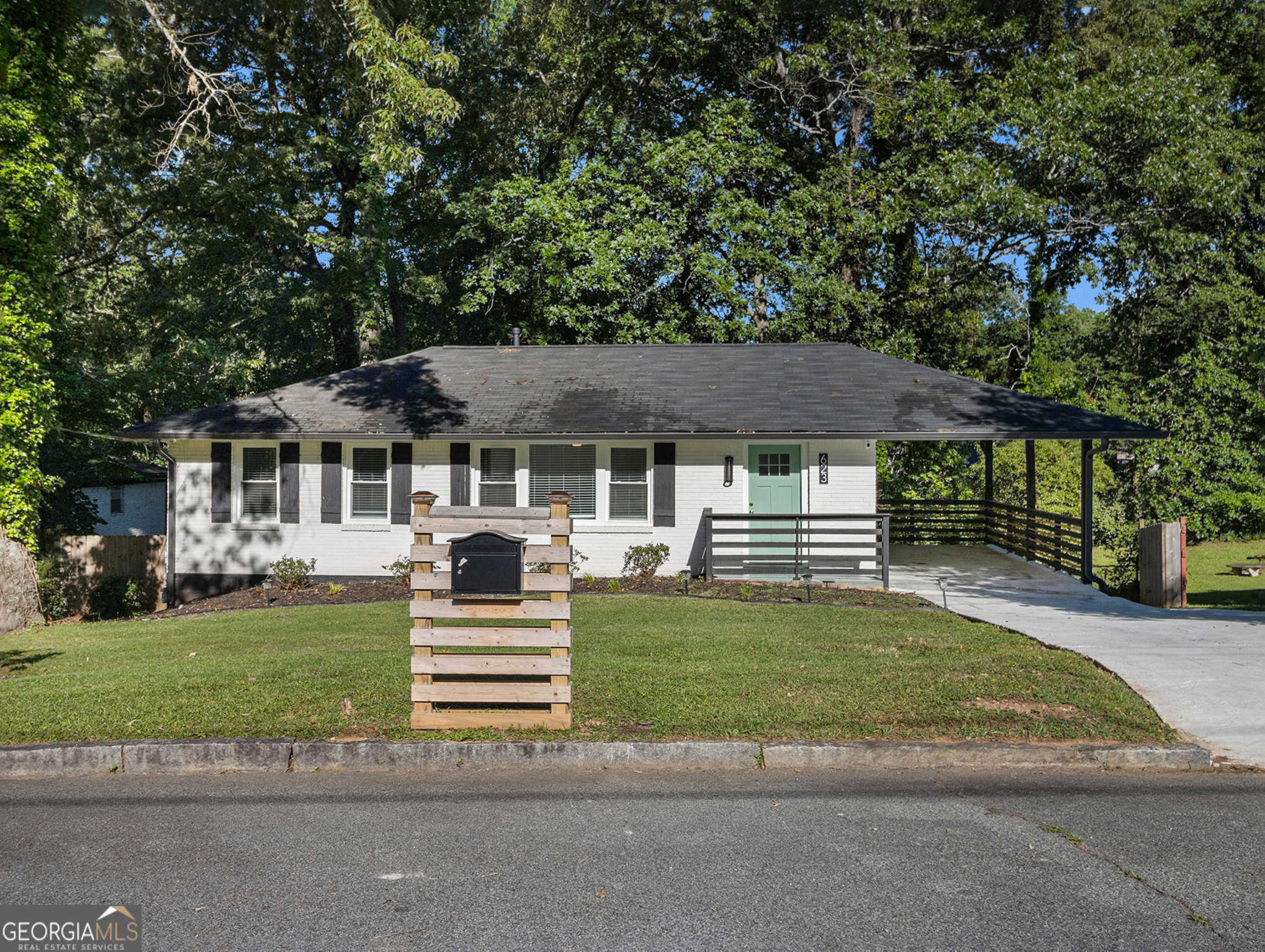 photo 3: 623 Montevista Street SW, Atlanta GA 30310