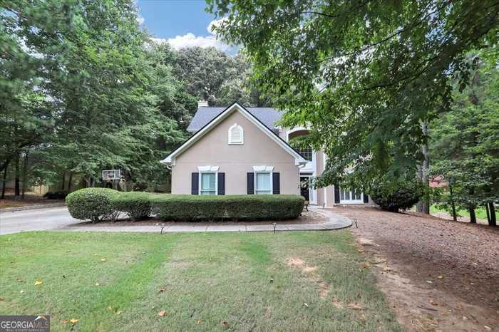 photo 2: 6815 Fairgreen Drive, Suwanee GA 30024