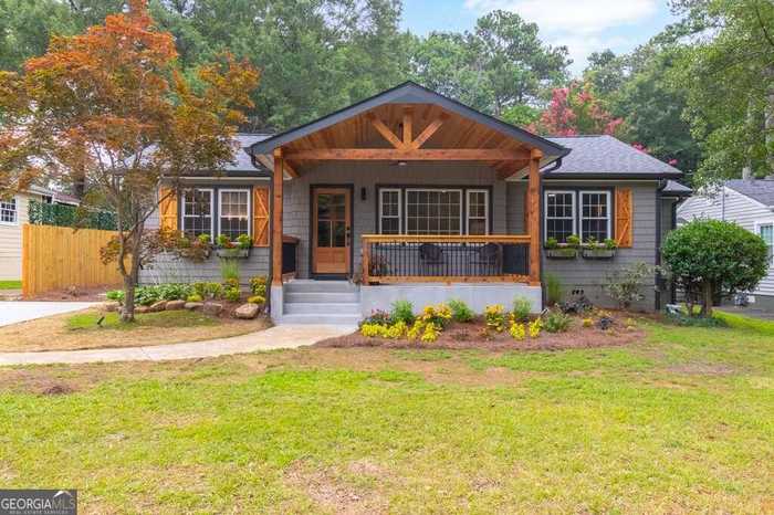 photo 1: 1425 Woodland Hills Drive NE, Atlanta GA 30324