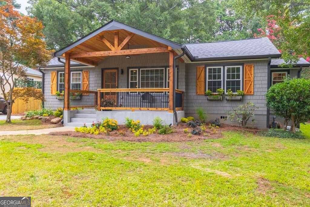 photo 3: 1425 Woodland Hills Drive NE, Atlanta GA 30324