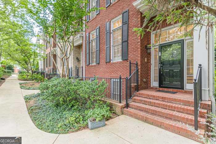 photo 1: 4280 Kingston Gate Cove Unit 4280, Atlanta GA 30341