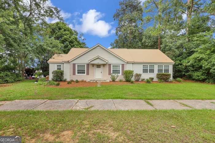 photo 1: 542 W Plum Street, Jesup GA 31545