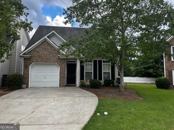 photo 1: 9592 Lakeview Circle, Union City GA 30291