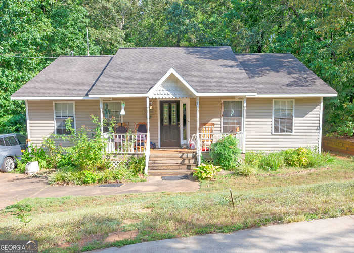 photo 1: 426 Arrowhead Drive, Lavonia GA 30553