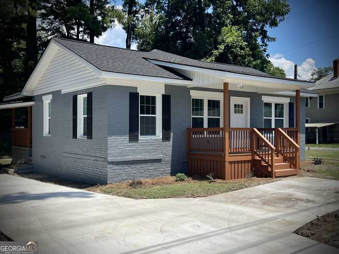 photo 2: 701 N Church Street, Dublin GA 31021