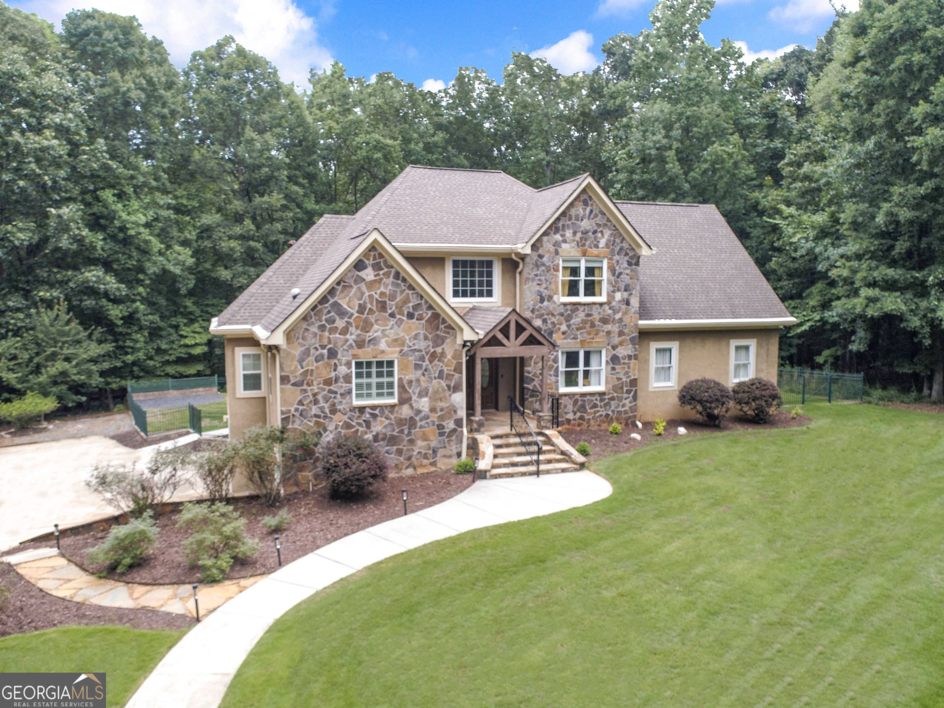 photo 1: 307 Bradford Way, Peachtree City GA 30269