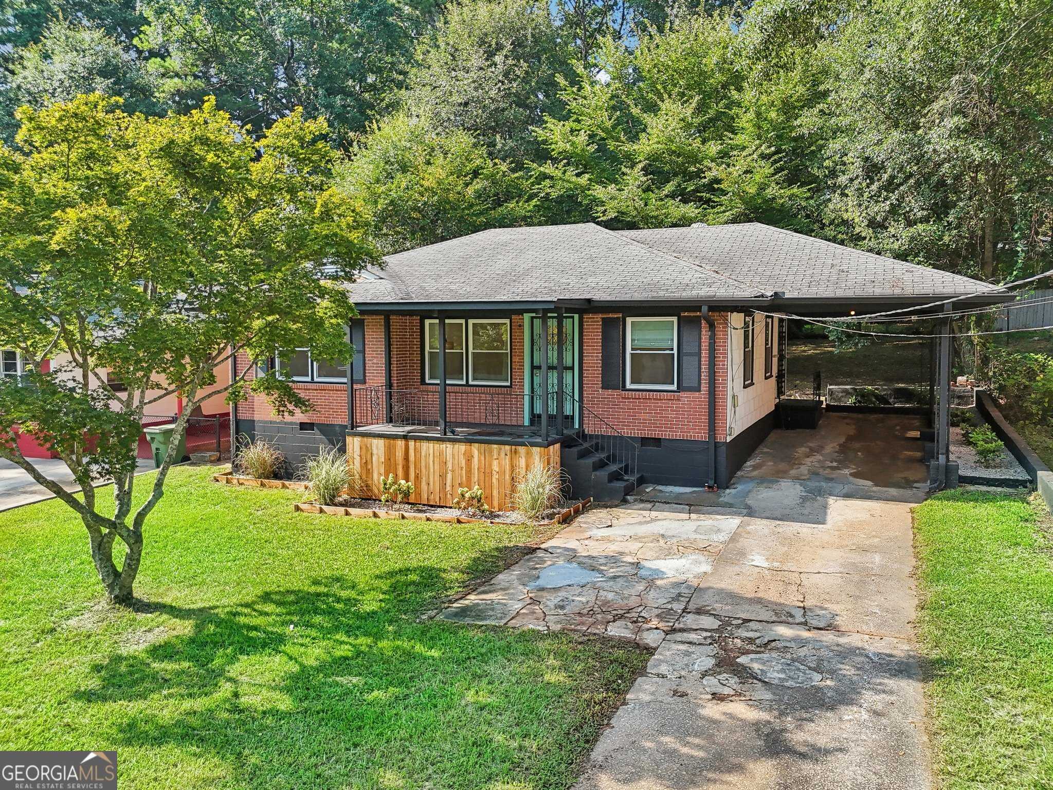 photo 3: 757 Pegg Road SW, Atlanta GA 30315