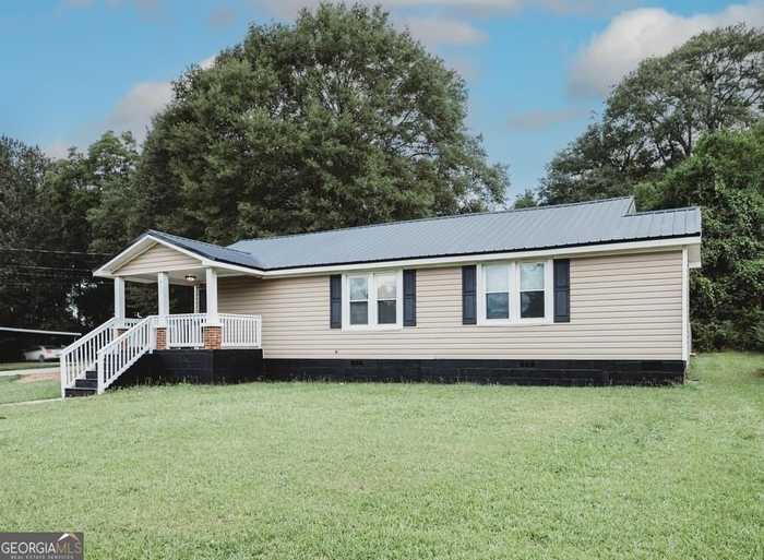 photo 2: 400 Taylor Street, Barnesville GA 30204