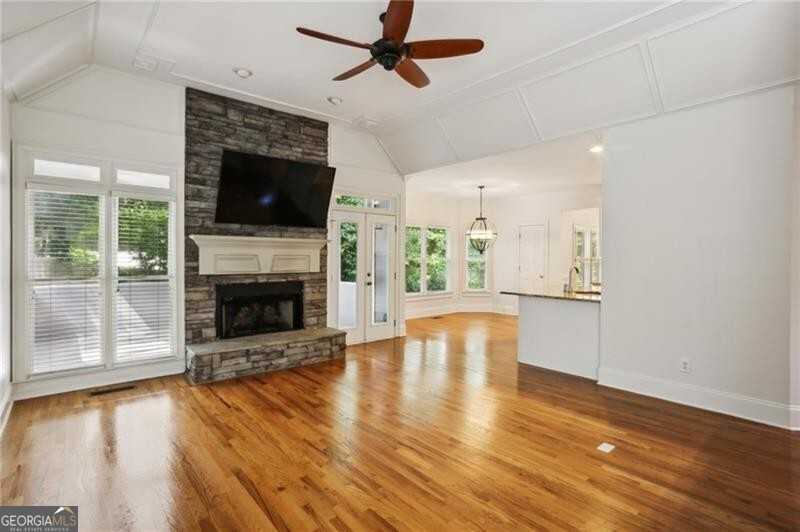 photo 3: 2546 Haberfield Court NE, Atlanta GA 30319