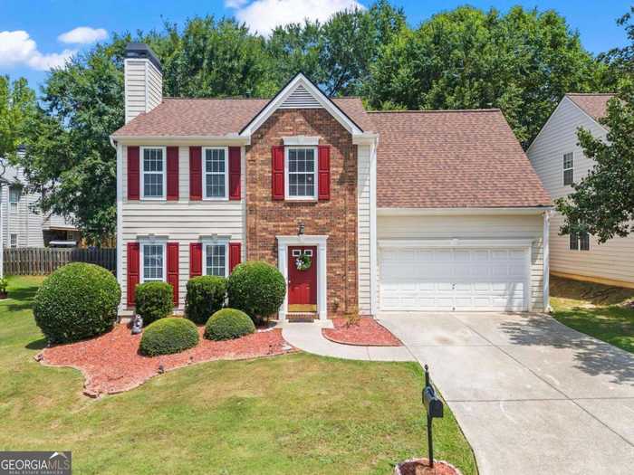 photo 1: 1060 Winthrope Chase Drive, Alpharetta GA 30009