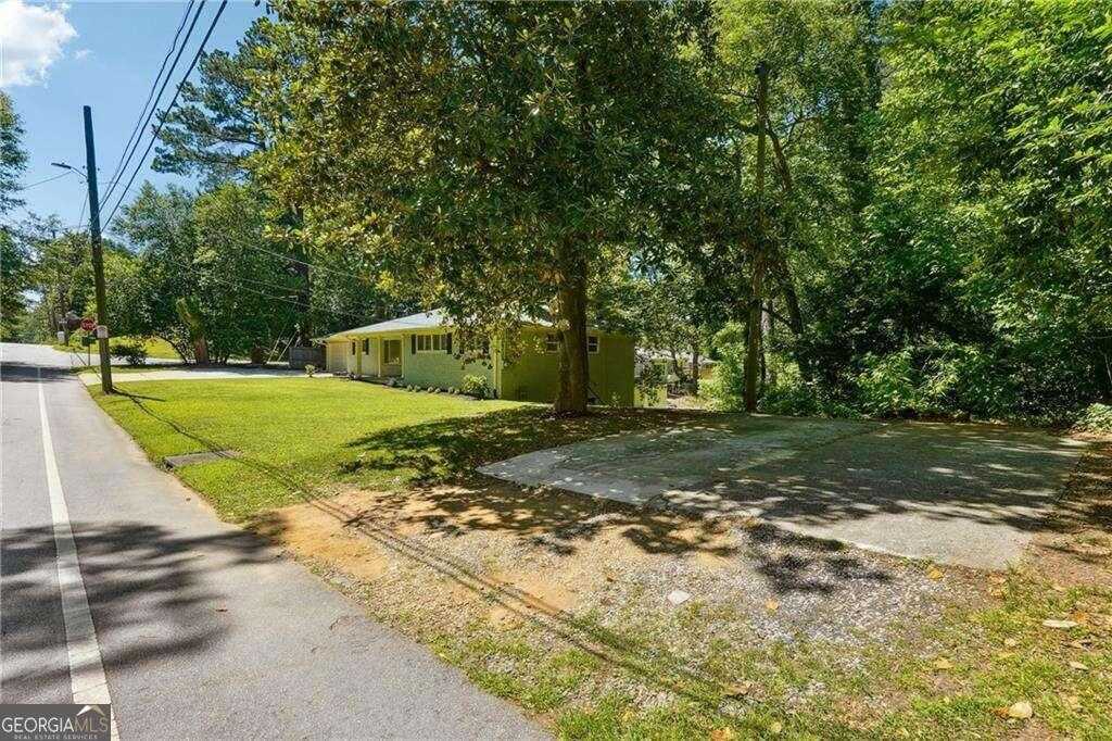 photo 3: 1192 EASTRIDGE Road SW, Atlanta GA 30311