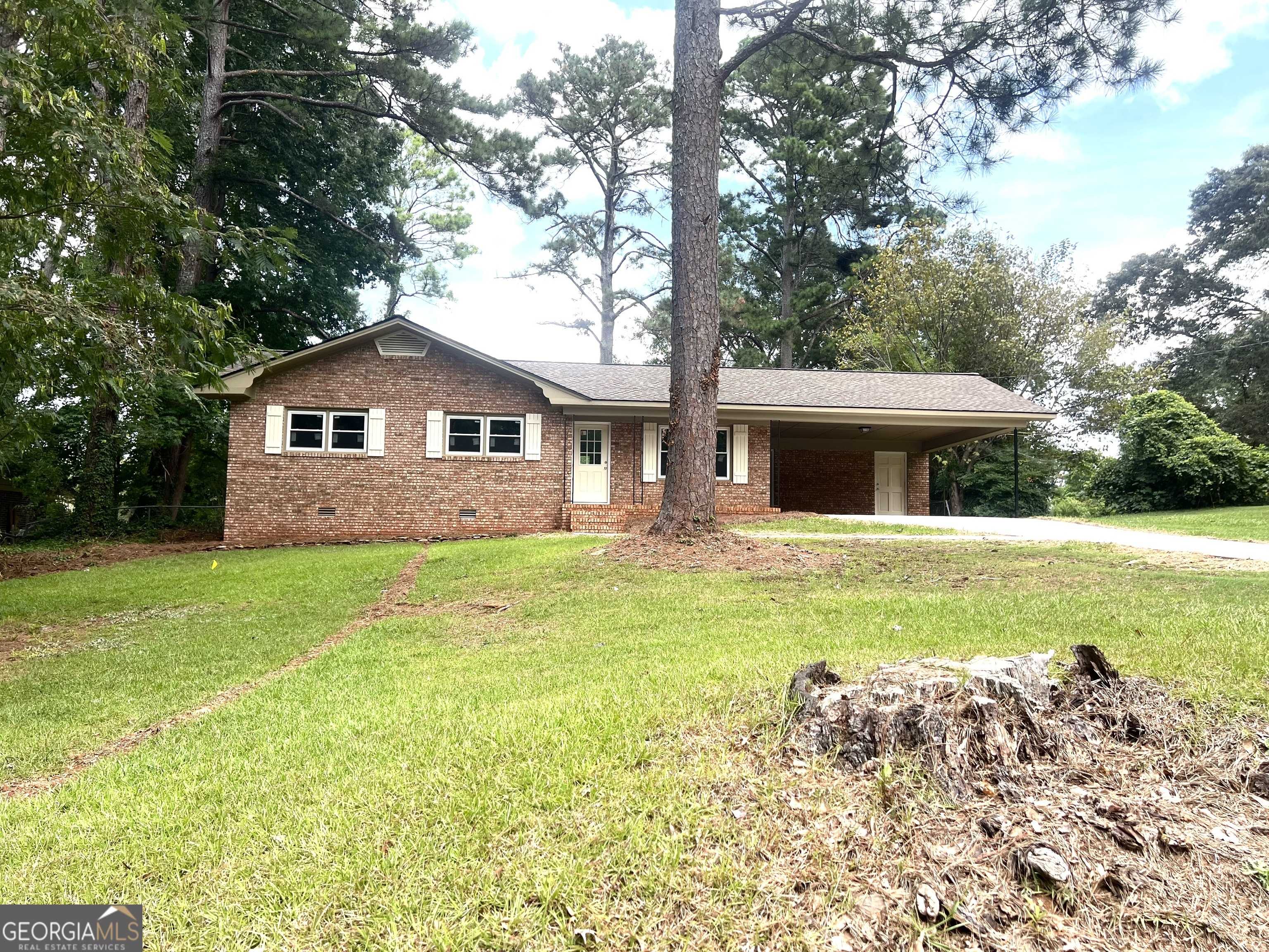 photo 1: 1050 Tuxedo Lane, Watkinsville GA 30677