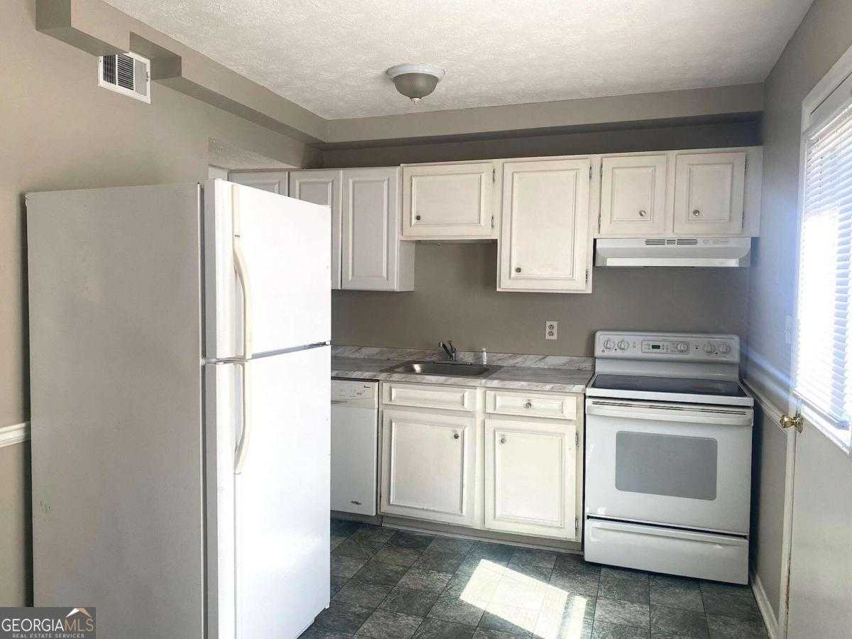 photo 3: 1235 Riverside Drive Unit F5, Gainesville GA 30501