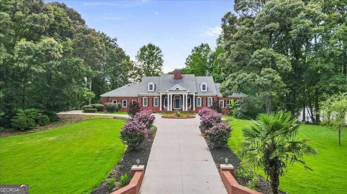 photo 1: 300 Island Cove Drive, Newnan GA 30263