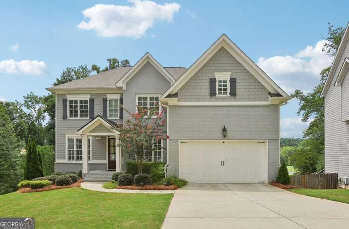 photo 1: 3998 Commodore Drive, Atlanta GA 30341