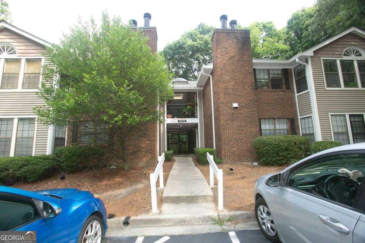 photo 1: 110 Barrington Hills Drive Unit 110, Atlanta GA 30350