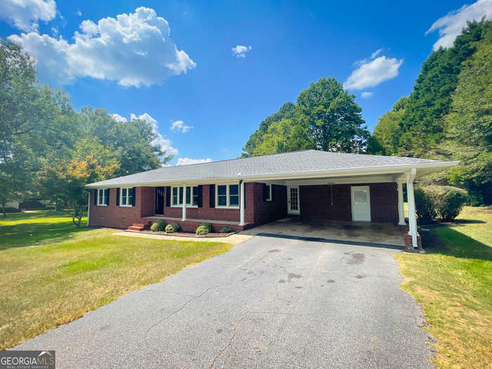 photo 1: 1680 Hog Mountain Road, Watkinsville GA 30677