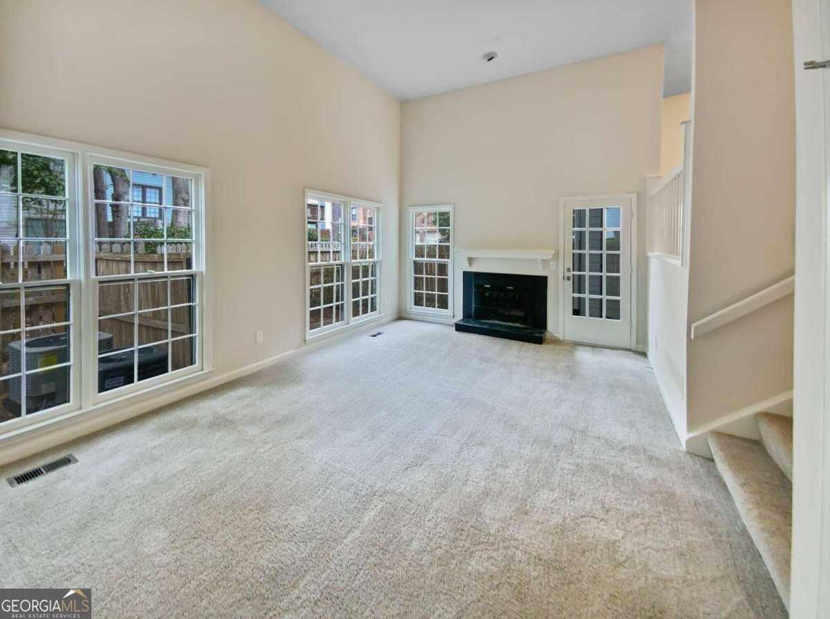 photo 3: 502 Brandywine Circle, Atlanta GA 30350