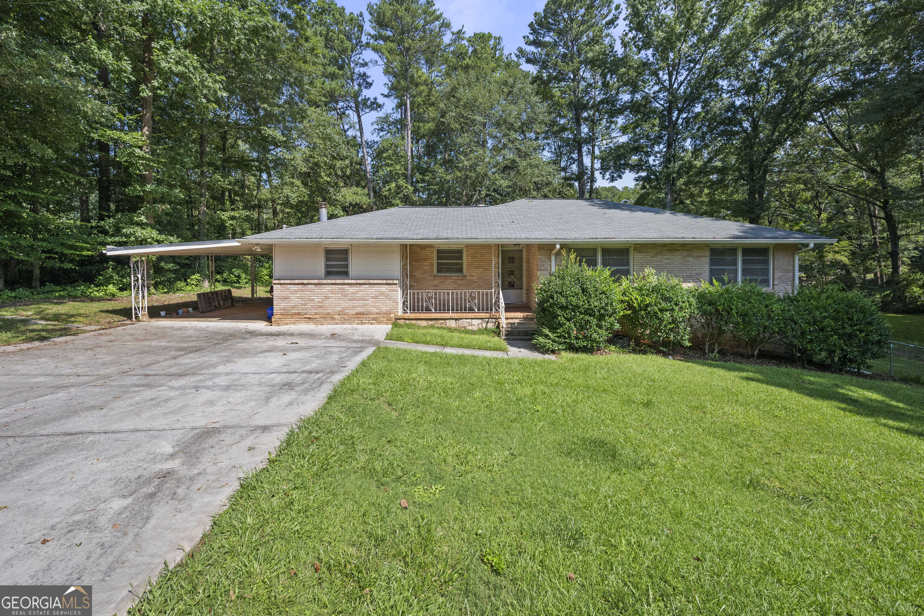 photo 2: 2588 Harrington Drive, Decatur GA 30033