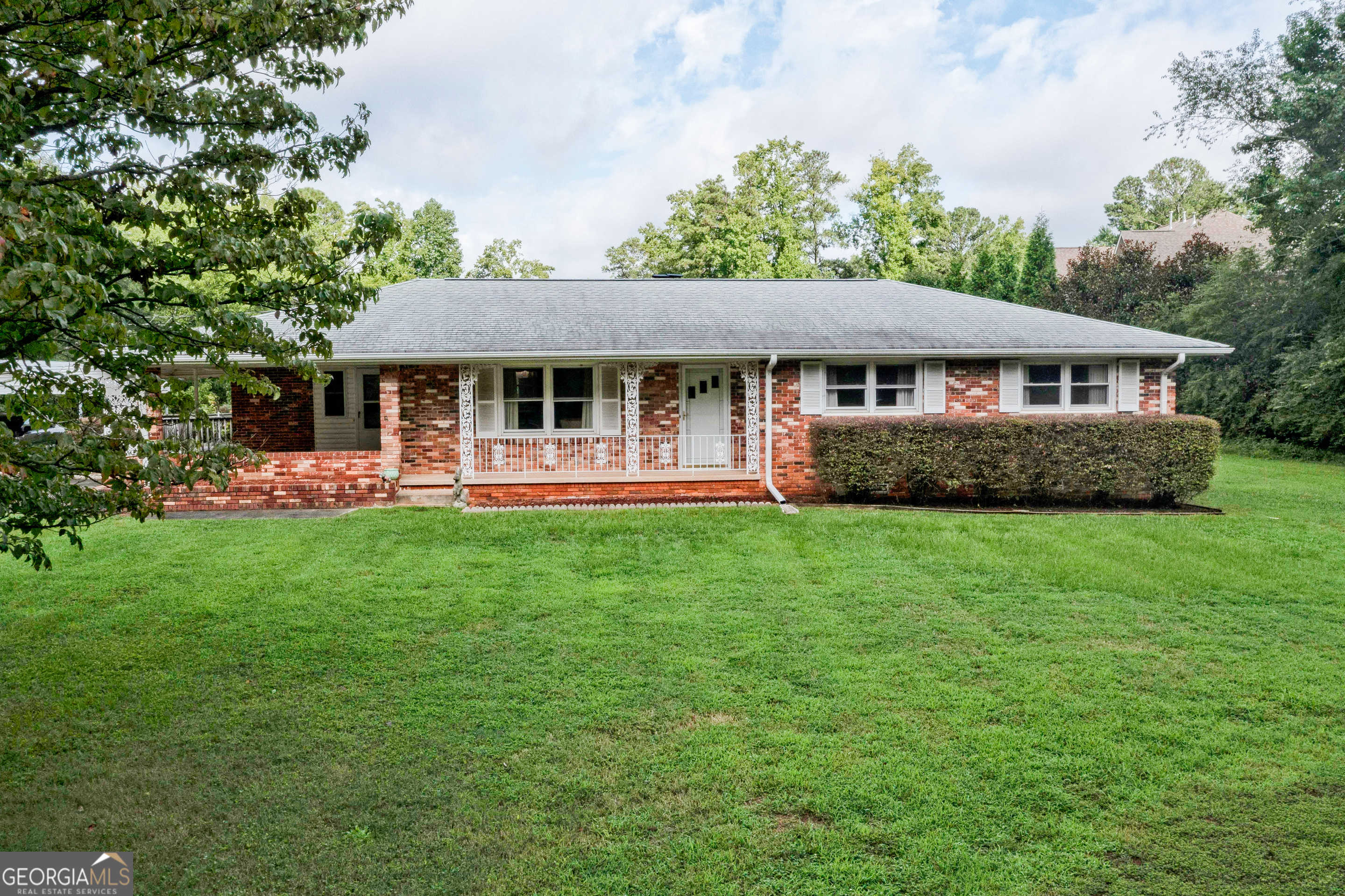 photo 2: 2921 Holly Springs Road NE, Marietta GA 30062