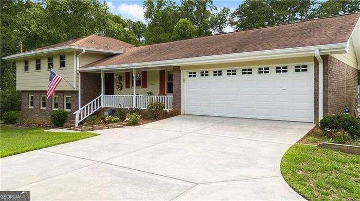 photo 1: 2079 CHRISTIAN Circle SE, Conyers GA 30013