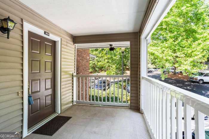 photo 2: 604 Barrington Hills Drive, Sandy Springs GA 30350