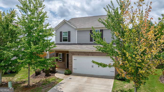 photo 1: 450 Meadowbend Circle, Athens GA 30606