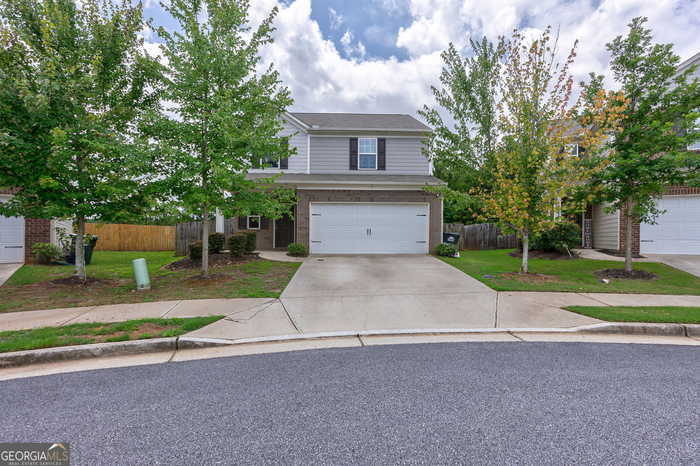 photo 2: 450 Meadowbend Circle, Athens GA 30606