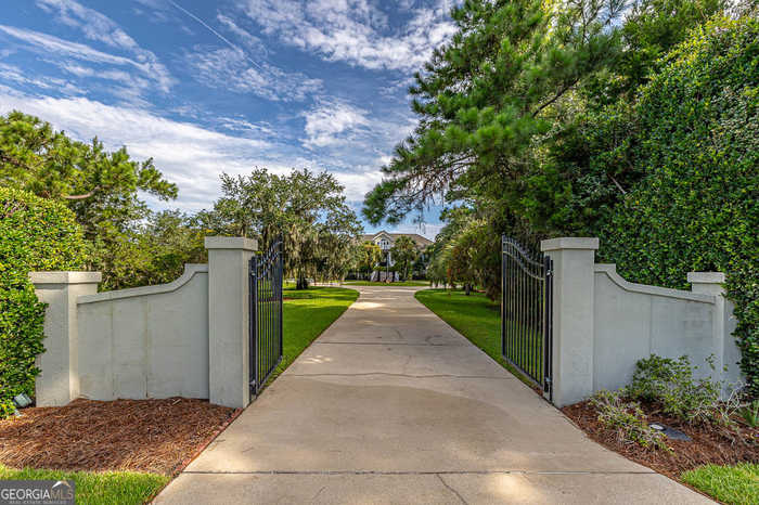 photo 2: 104 Marsh Point Lane, St. Simons GA 31522