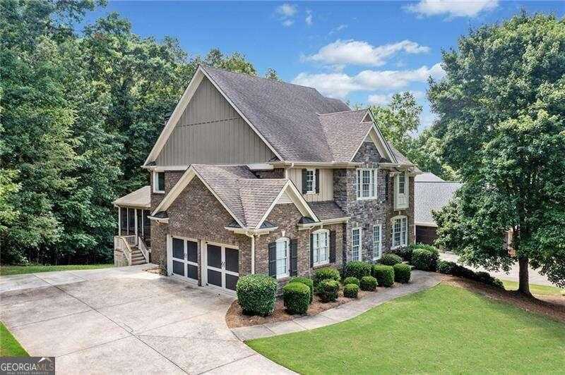 photo 2: 820 E Shore Drive, Canton GA 30114