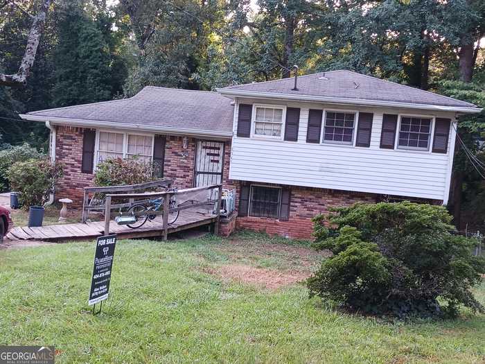 photo 1: 2547 Crestdale Circle SE, Atlanta GA 30316