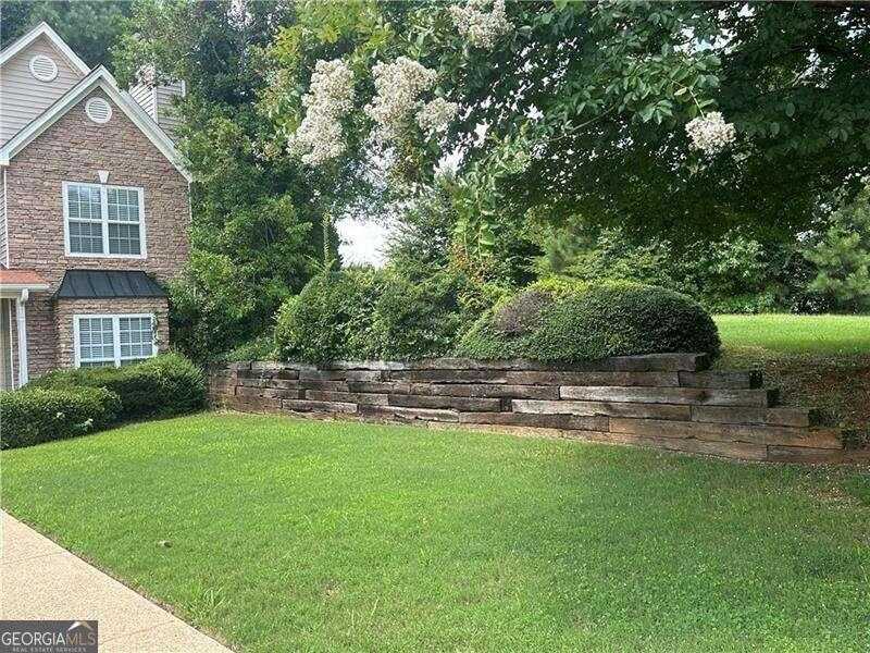 photo 2: 320 Ellesmere Way, Buford GA 30518