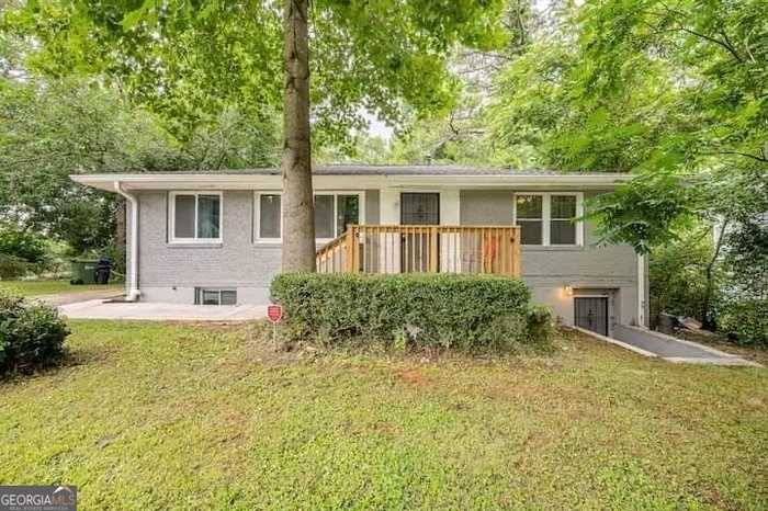 photo 1: 877 Lee Andrews, Atlanta GA 30315