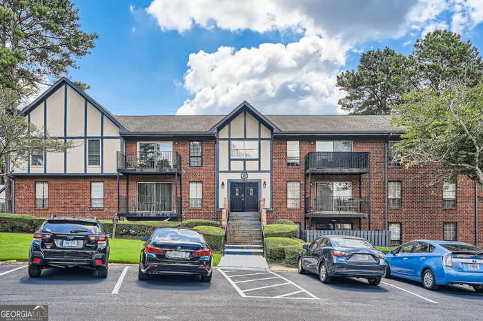 photo 1: 6851 Roswell Road Unit O-33, Sandy Springs GA 30328